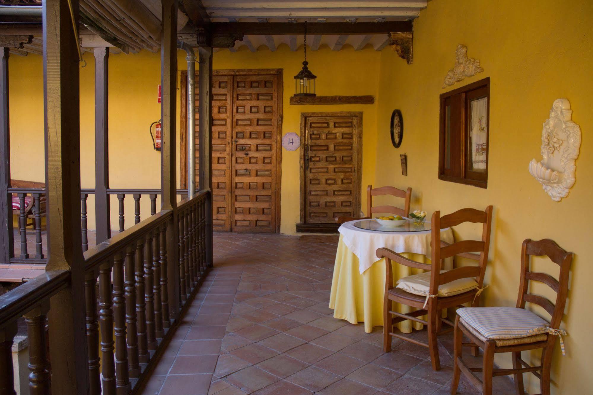 Casa Palacio Conde De Garcinarro Huete Екстер'єр фото